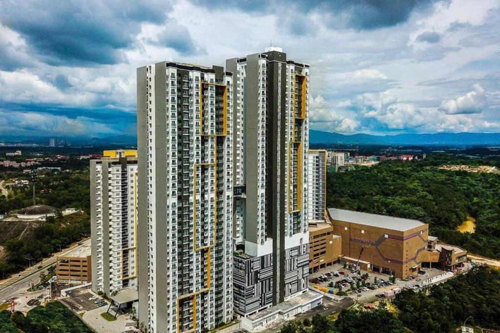 盛婷民宿a S&Thomez 2Bedrooms Mesamall Wifi Klia Usim Miu Inti Nu Nilai Dış mekan fotoğraf